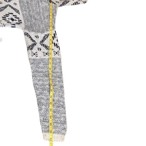 Maurices Aztec Southwest Chunky Knit Hooded Sweater L - Picture 9 of 9